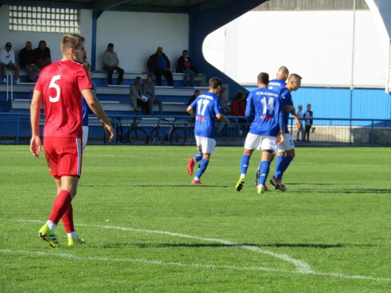 A padla - domácí vedou 1:0!