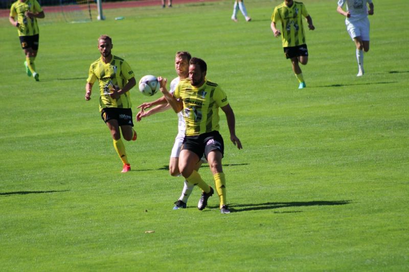 FC VIKTORIA Mariánské Lázně - FK ROBSTAV Přeštice 2:6 Foto: Jakub Kopřiva