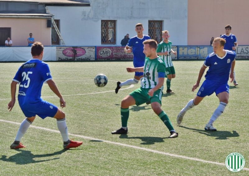 Autor fotek: FC Slavoj Vyšehrad Autor fotek: Sokol Hostouň 