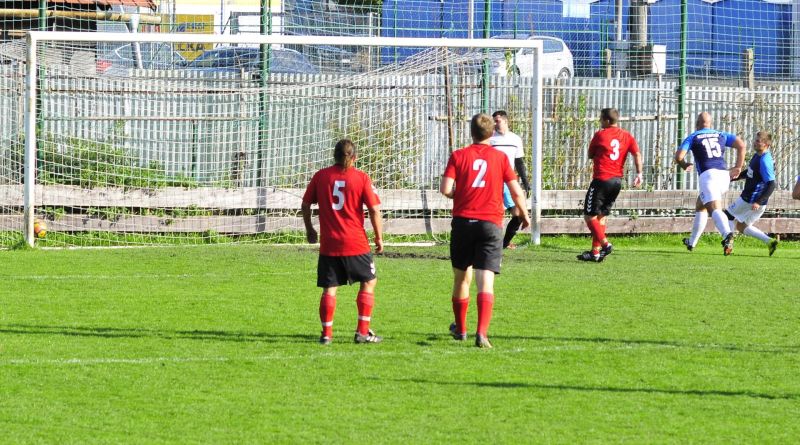 Trest pro domácí za neproměněné šance. V.Minařík 0:1.