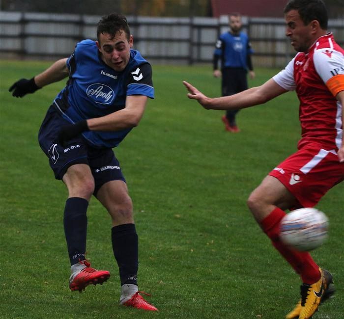 Hráčem 15. kola se stal Jakub Bačkovský (v modrém)