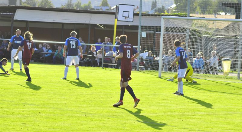 Druhý gól v síti Ořechova. 2:0.