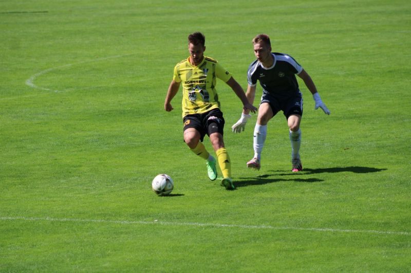 FC VIKTORIA Mariánské Lázně - FK ROBSTAV Přeštice 2:6 Foto: Jakub Kopřiva