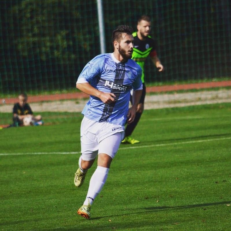 Exekutor penalty Lukáš Stejskal.