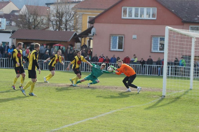 V 90. minutě zápasu, byl stržený za dres  vpokutovém území domácí Jakub Čejda. Píšťalka sudího však zůstala němá.
