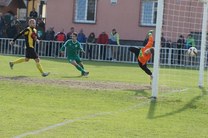 Branka, kterou dal hlavou domácí Honza Vystyd. Srovnala stav na 2:2.